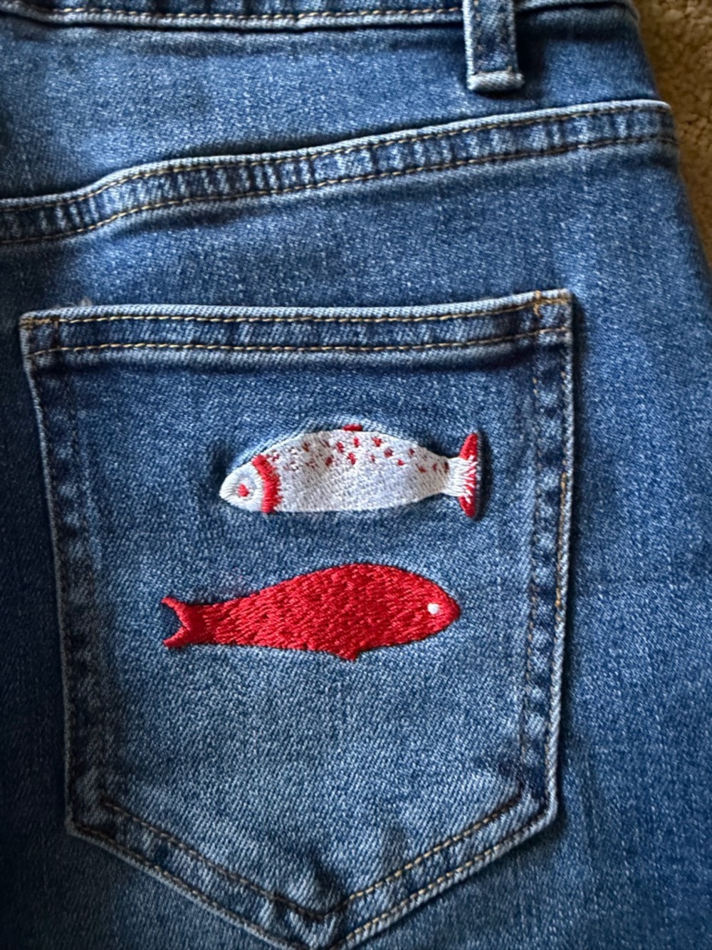 NWOT Ocean, lobster, fish, shell, sea-star Embroidered Blue Denim Jeans - Large - Picture 7 of 9